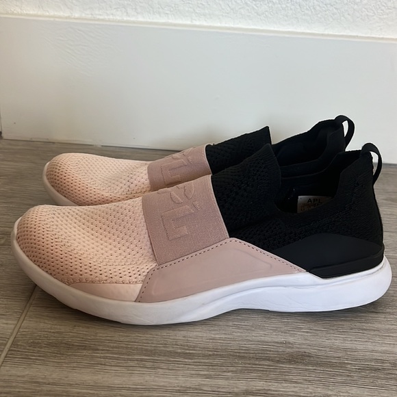 APL Women’s Sneakers Size 8.5 - Picture 5 of 5